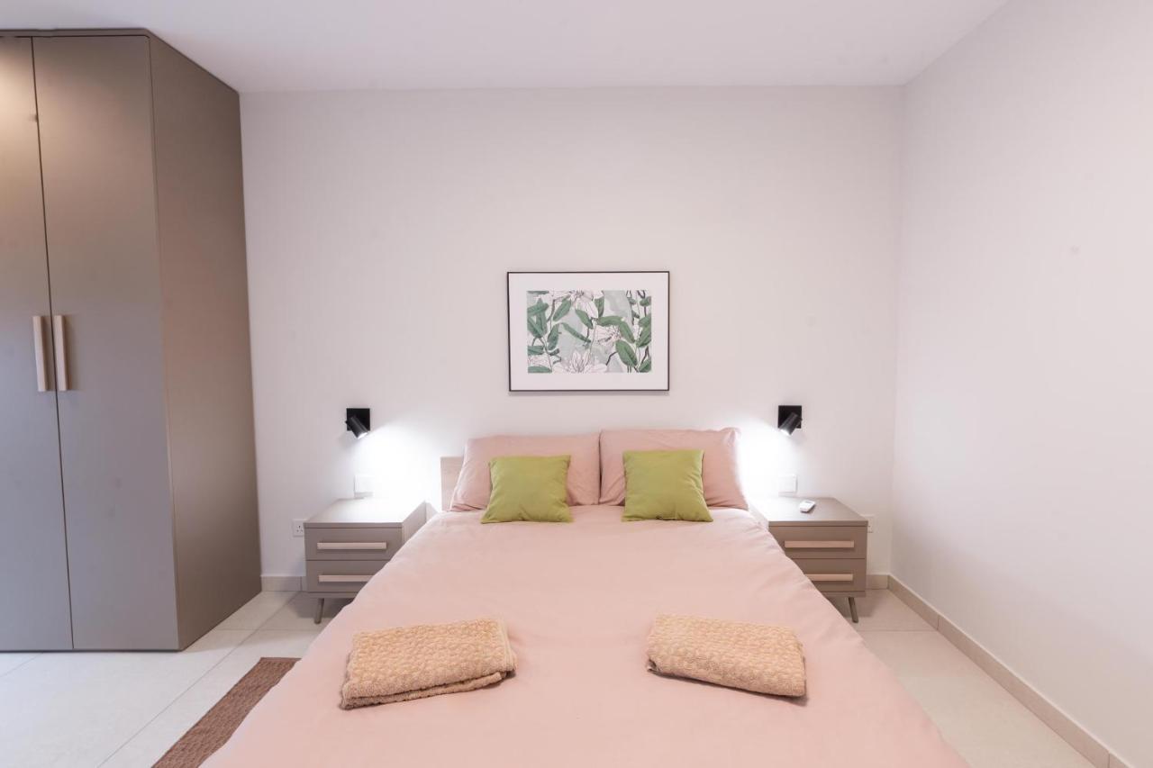 Seafront Luxury Apartment Σεντ Πόλς Μπέι Εξωτερικό φωτογραφία